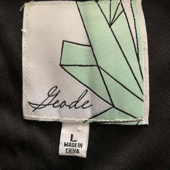 Unique Large Geode Dress - Picture 4 of 6